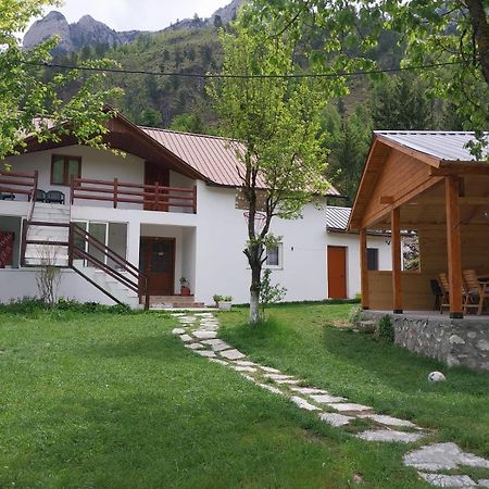Bed and Breakfast Bujtina Arlindi Valbone Exterior foto