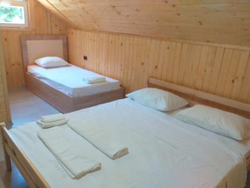Bed and Breakfast Bujtina Arlindi Valbone Exterior foto