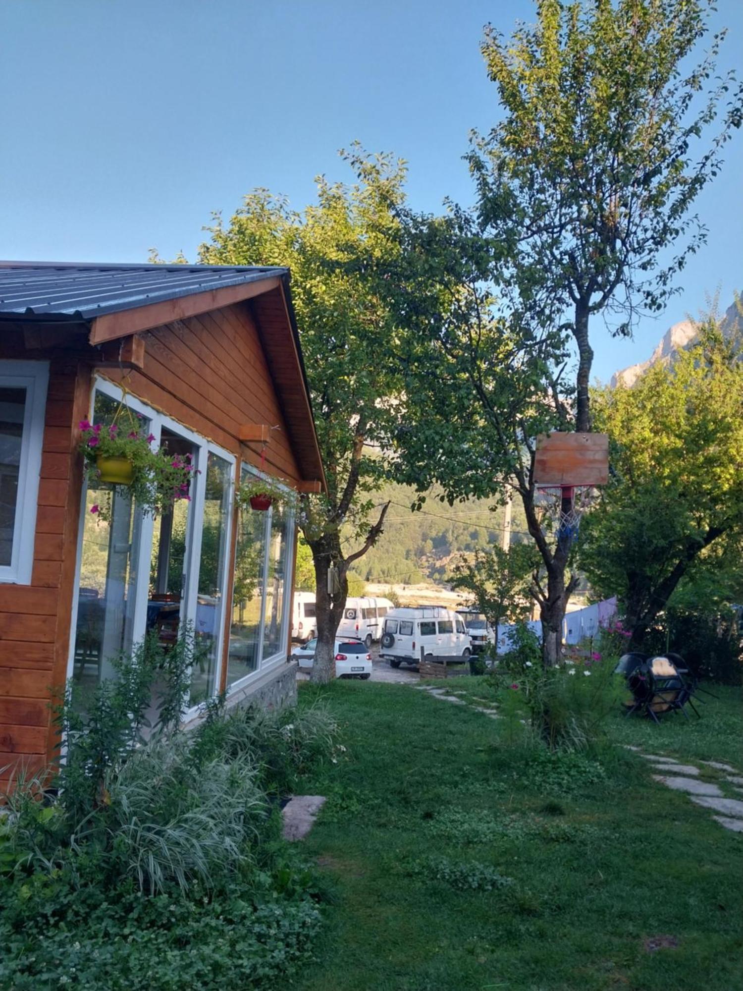 Bed and Breakfast Bujtina Arlindi Valbone Exterior foto