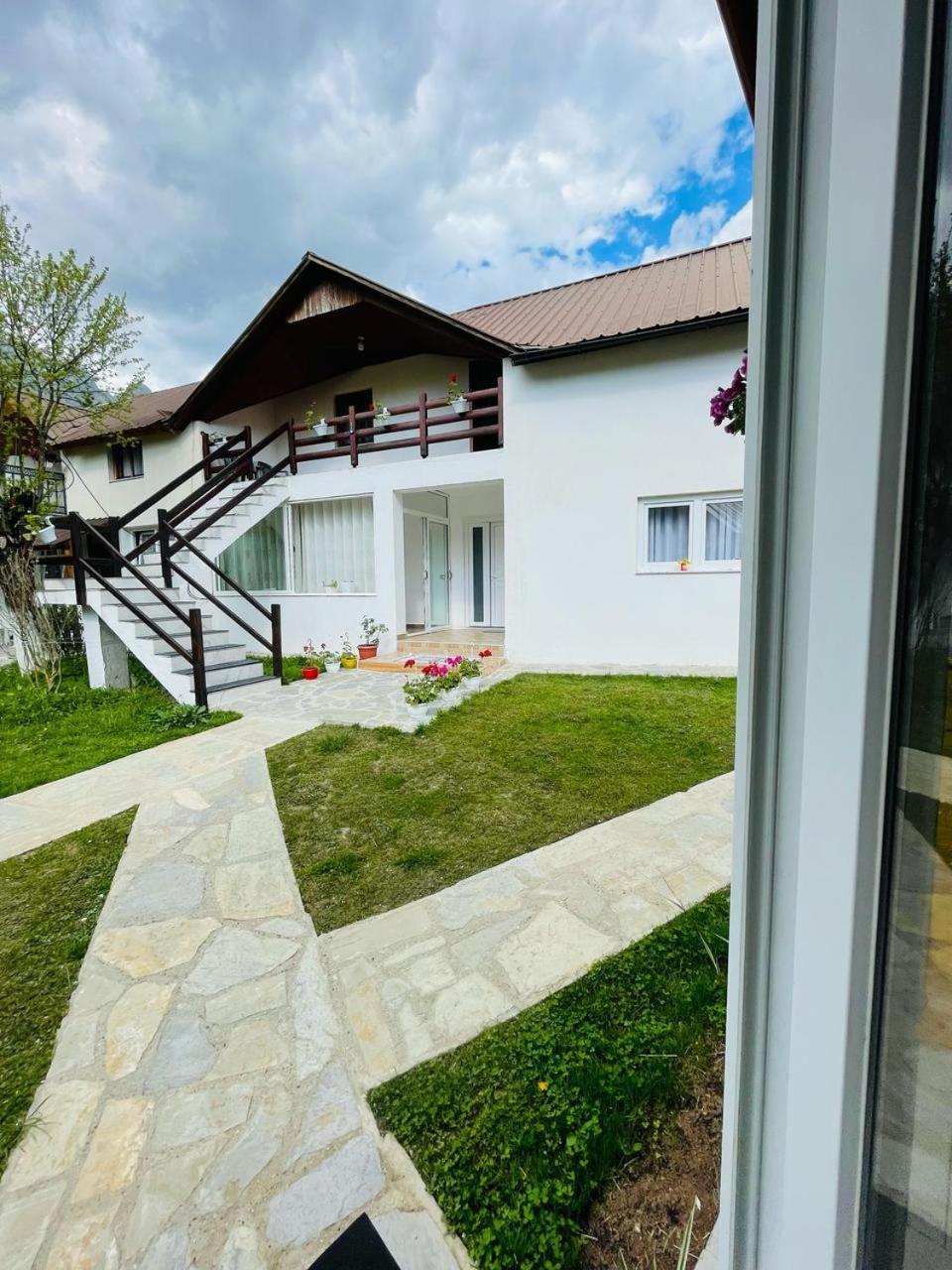 Bed and Breakfast Bujtina Arlindi Valbone Exterior foto